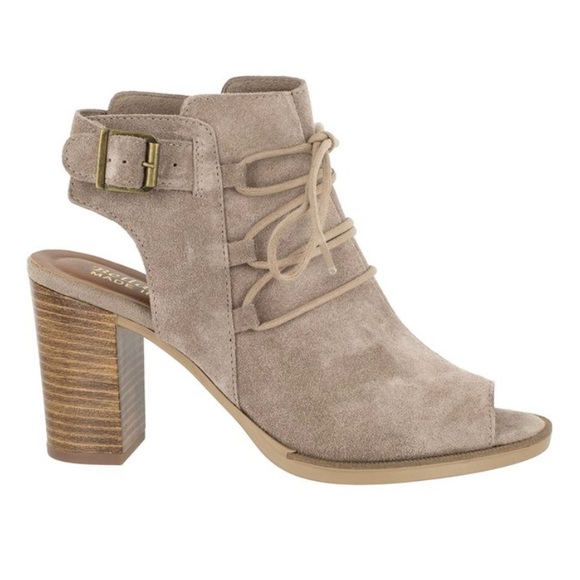 Bella vita almond pry-Italy suede sandal. - Picture 1 of 6